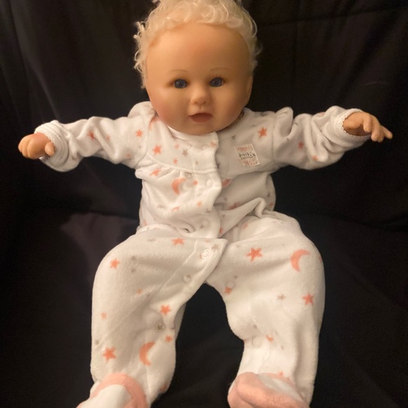 Ashley Drake Real look alike doll. Perfect Condition - Picture 4 of 4